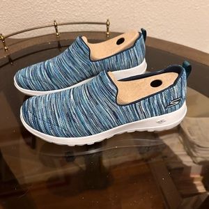 Brand new Skechers Goga maxa sneaker